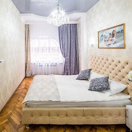 Designer Apartment Зі Світлом! Leopoli Esterno foto
