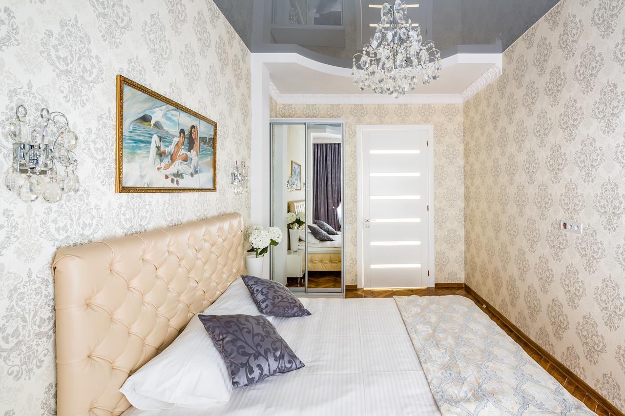 Designer Apartment Зі Світлом! Leopoli Esterno foto