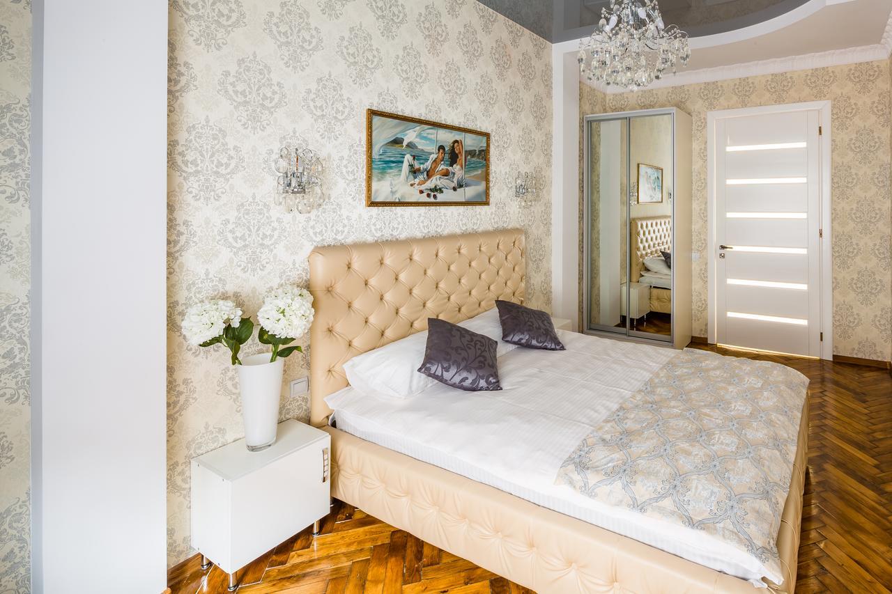 Designer Apartment Зі Світлом! Leopoli Esterno foto