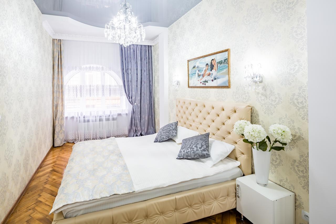 Designer Apartment Зі Світлом! Leopoli Esterno foto